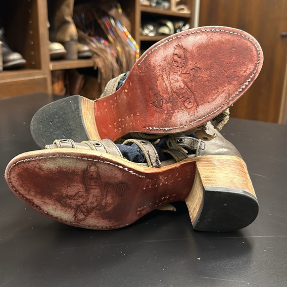 Cassandra by Freebird - Picture 4 of 5